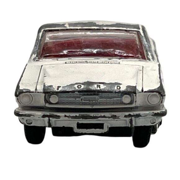 Vintage Matchbox Lesney Ford Mustang No. 8 Diecast Model Car White 1960s - Picture 2 of 10